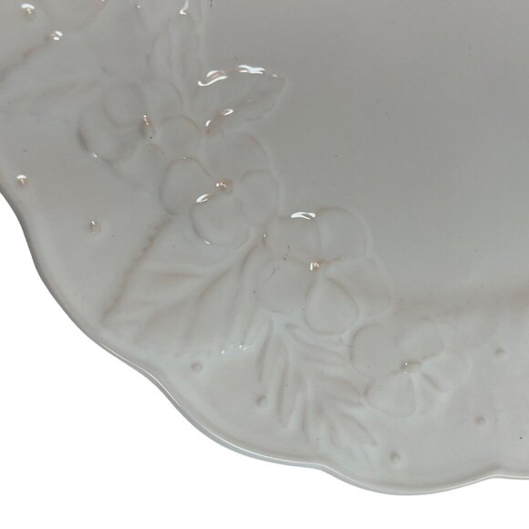 Bordallo Pinheiro Ingrid Cream Dinner Plates Lot of 2 Portugal - Picture 6 of 12